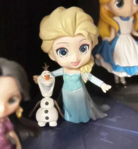 K.Uno(ケイウノ)以迪士尼電影《冰雪奇緣》中的“Anna”和“Elsa”設計的“永遠的姐妹”兩款腕錶